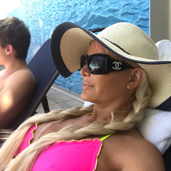 Meet your Posher, Summer - Picture 3 of 17